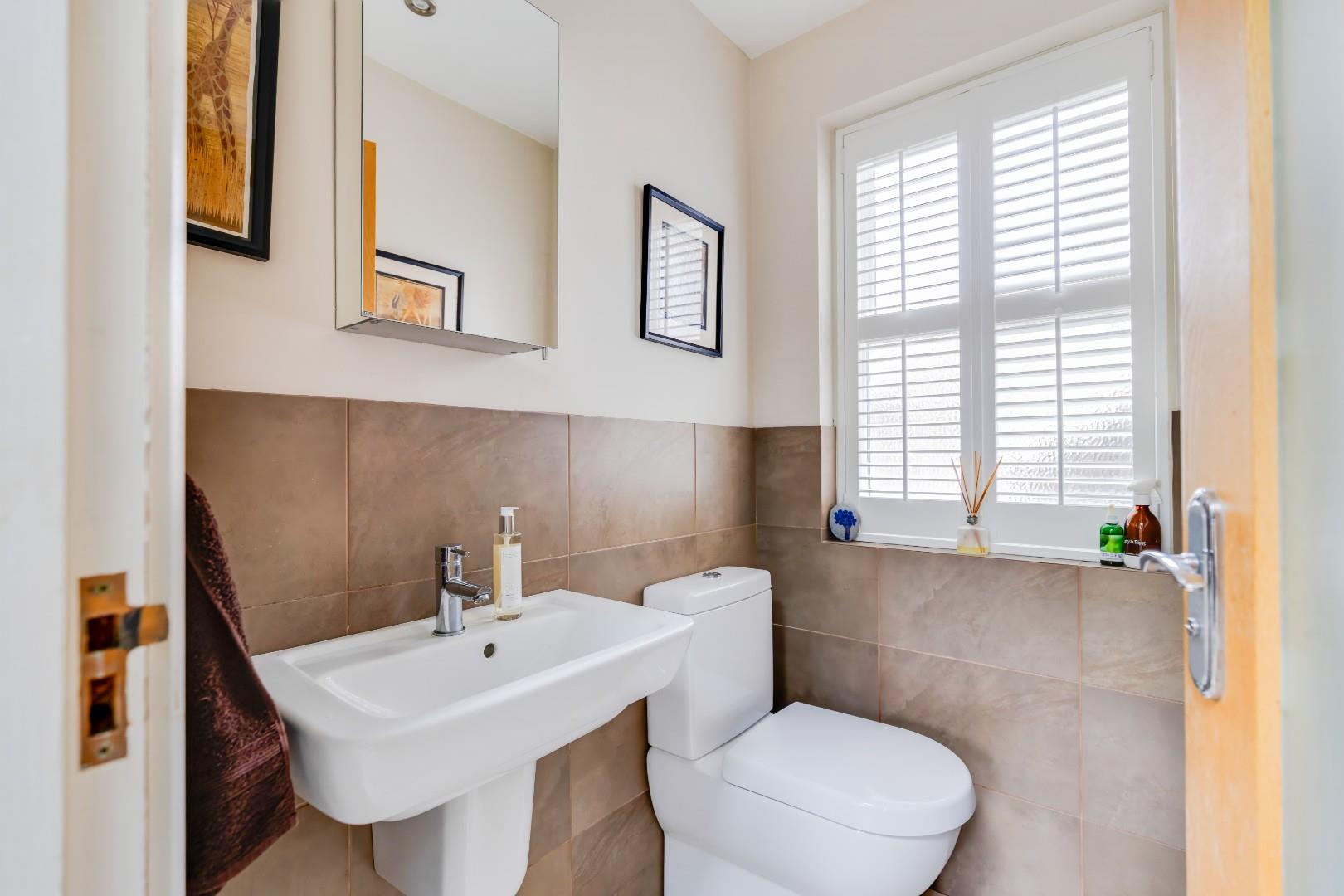 25 Cwrt-Y-Vil Road, Penarth, Vale of Glamorgan, CF64 3HP